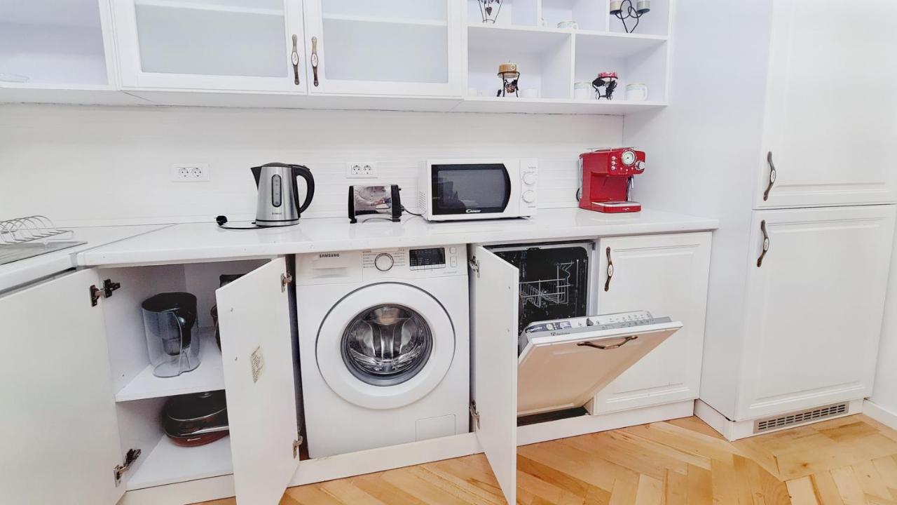 Spacious 5* Luxury In Historic Center Free Parking Cluj-Napoca Extérieur photo